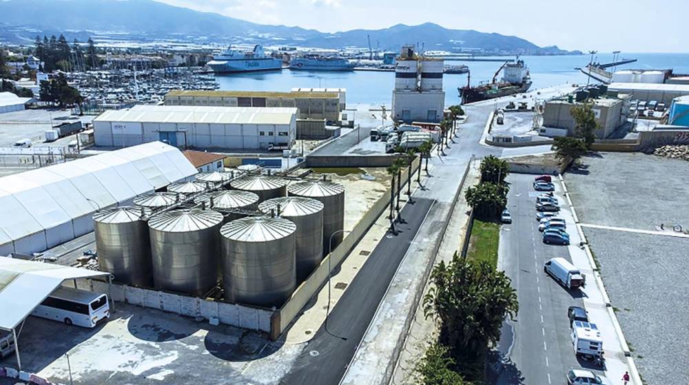 IU VERDES EQUO pide la paralización del proyecto de instalación de una planta de almacenamiento de productos químicos y aceites en el recinto portuario