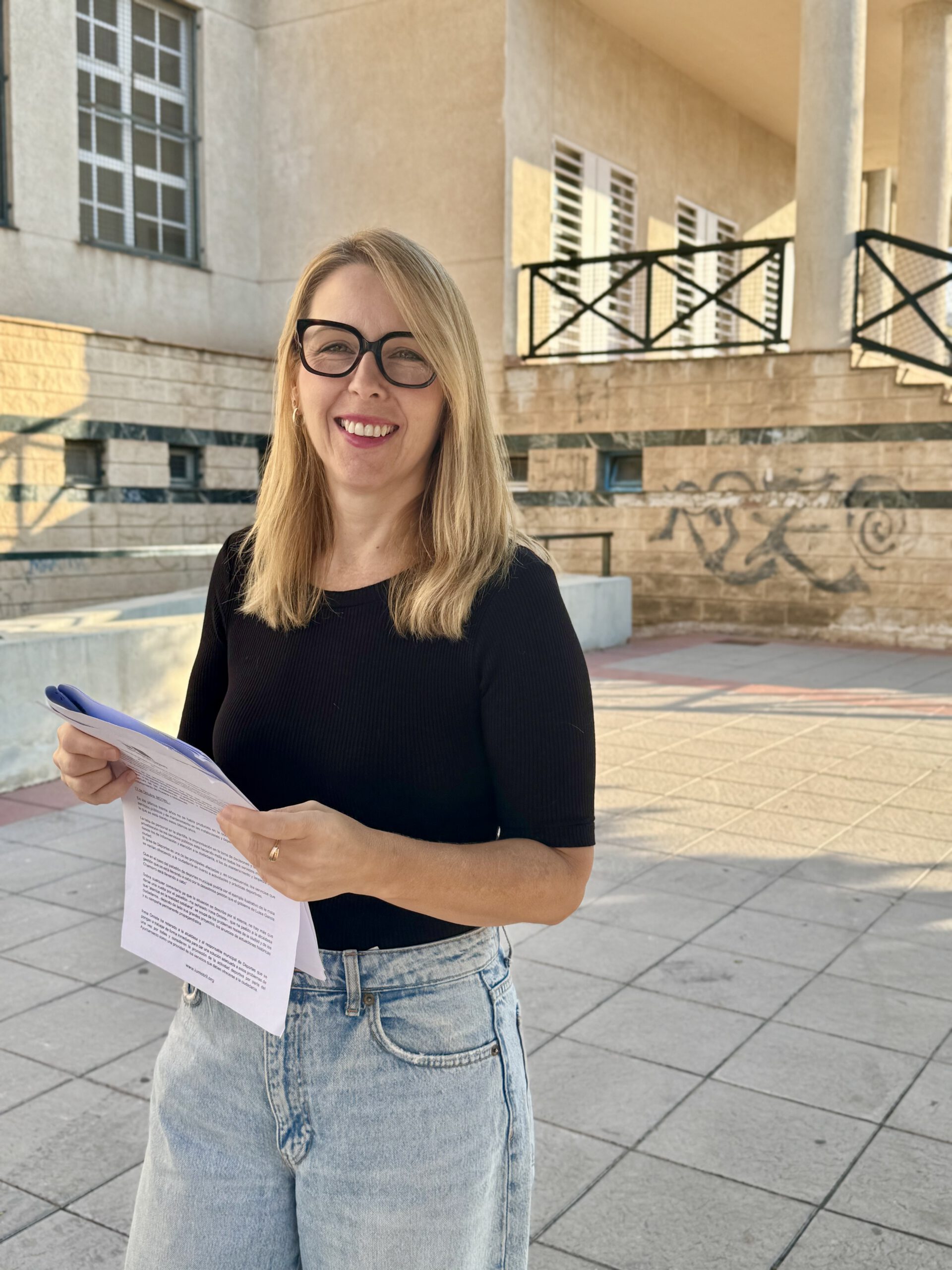 IU denuncia el deficiente estado de mantenimiento de las instalaciones y edificios públicos.